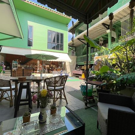Green Teak House Бангкок Экстерьер фото