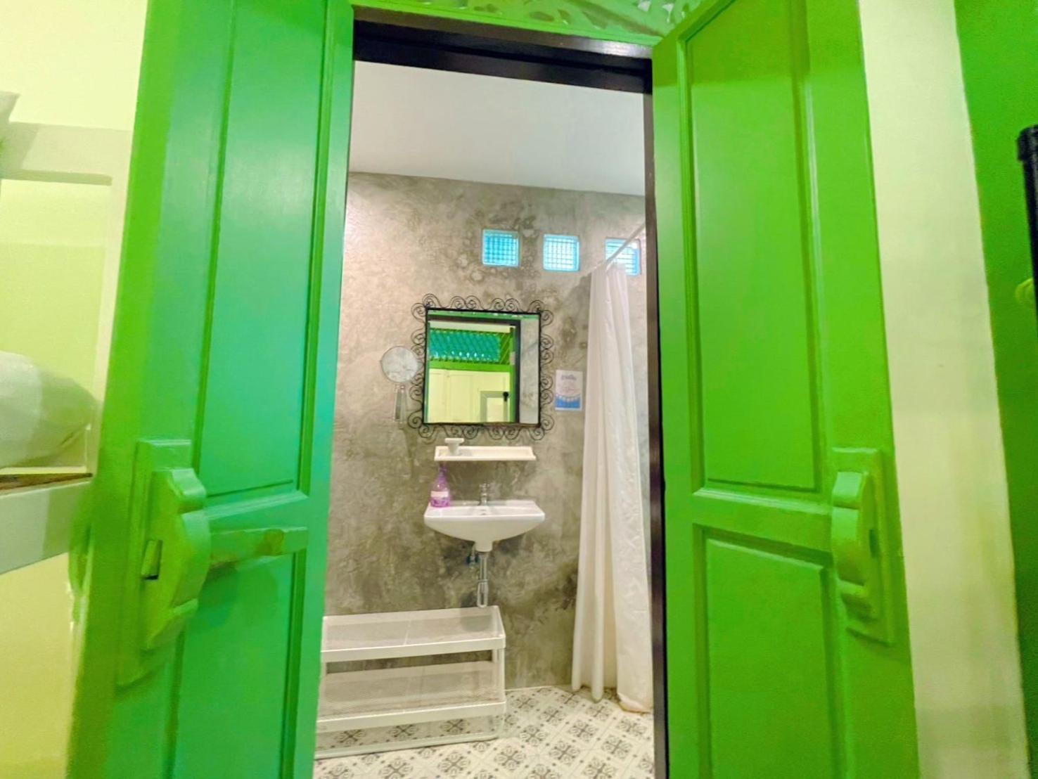Green Teak House Бангкок Экстерьер фото