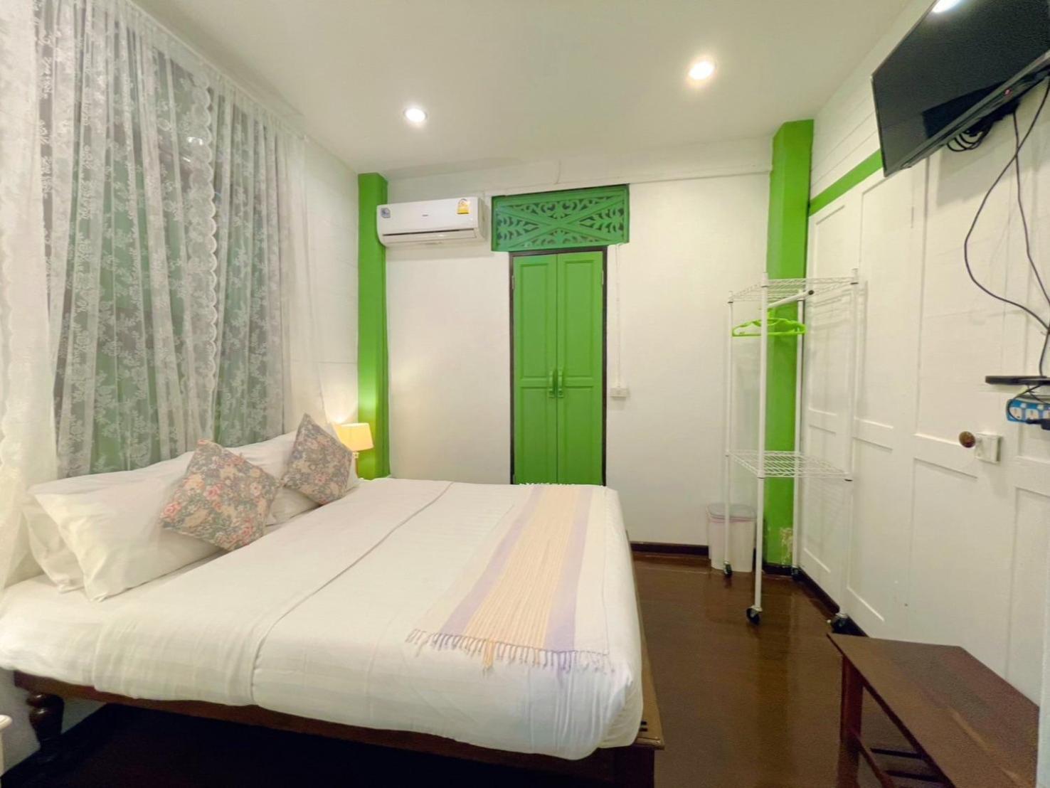 Green Teak House Бангкок Экстерьер фото