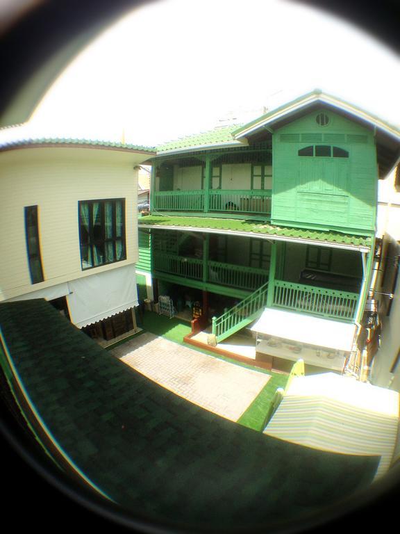 Green Teak House Бангкок Экстерьер фото