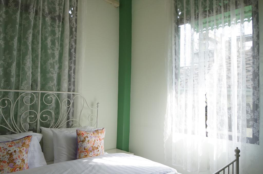 Green Teak House Бангкок Экстерьер фото